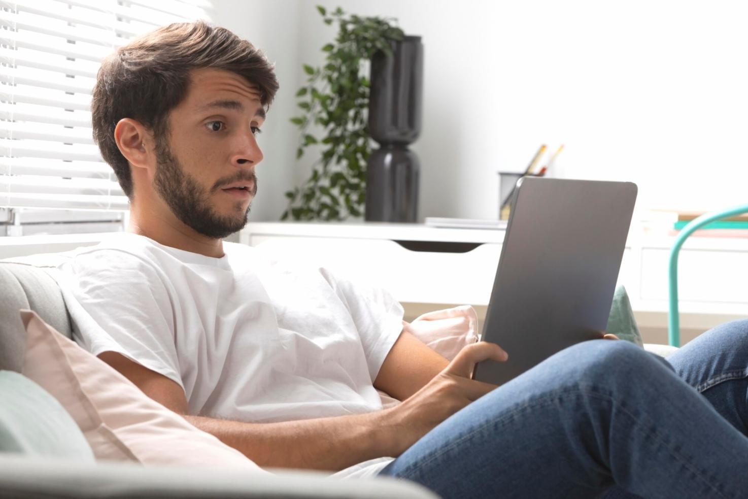 Sesión de trabajo colaborativo en el programa de análisis financiero